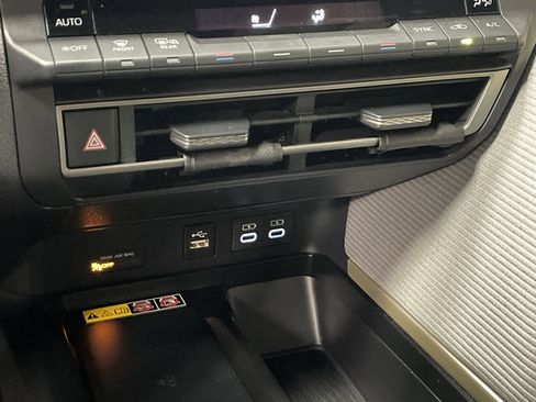 Certified 2025 Toyota Camry SE FWD image 24