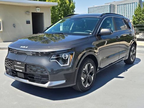 Used 2024 Kia Niro Wind w/ Wind Preserve Package FWD image 7