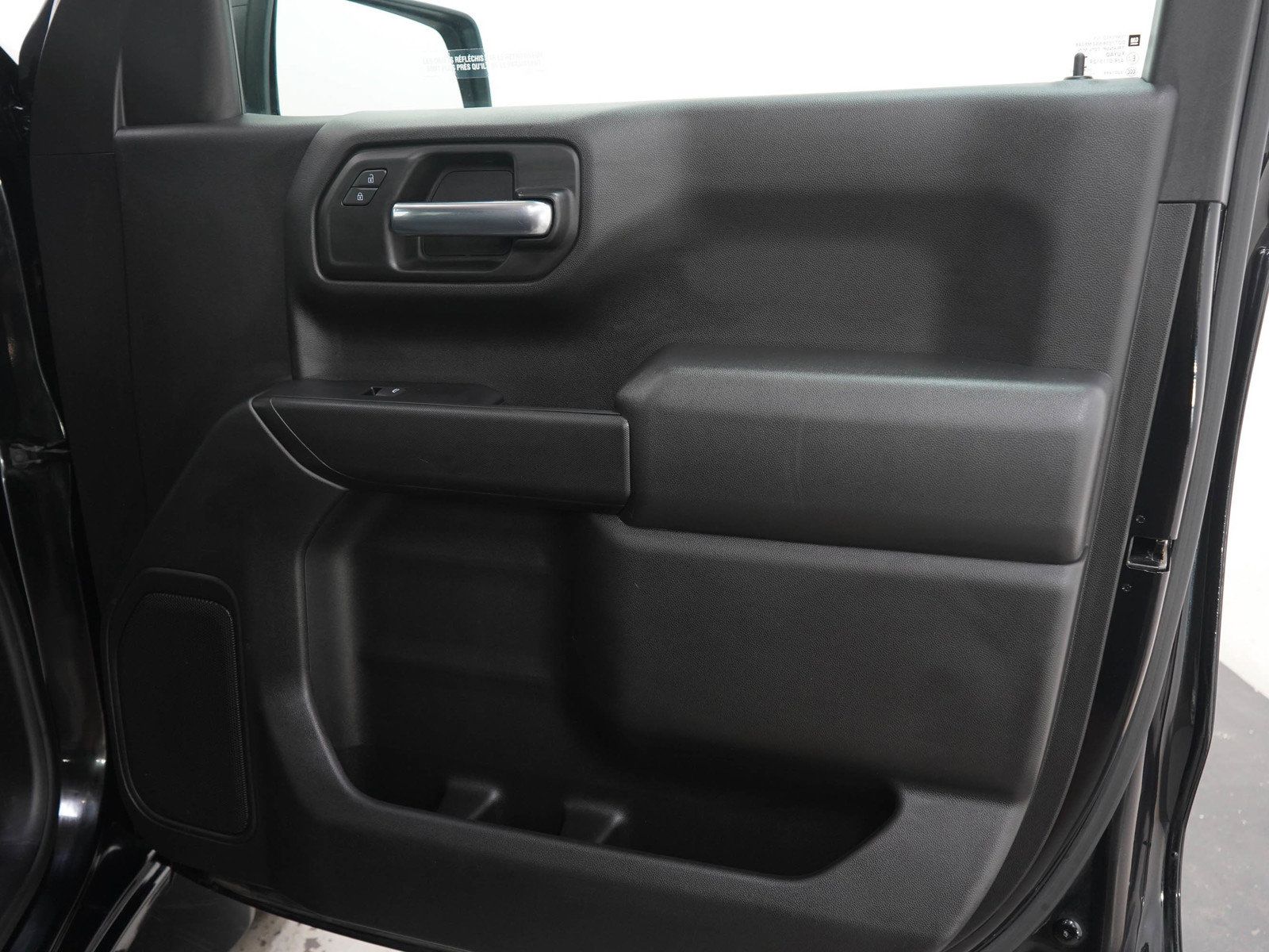 Used 2019 Chevrolet Silverado 1500 Custom w/ Custom Convenience Package AWD/4WD image 12