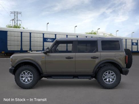 New 2025 Ford Bronco Badlands image 3