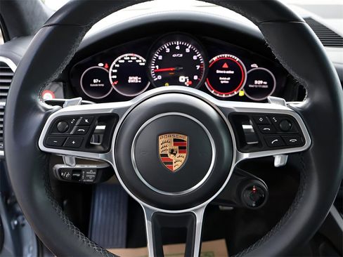 Used 2023 Porsche Cayenne GTS image 29