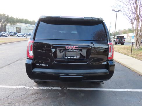 Used 2019 GMC Yukon SLT w/ Premium Edition image 5