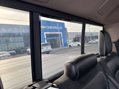 Used 2019 RAM 1500 Laramie AWD/4WD image 34