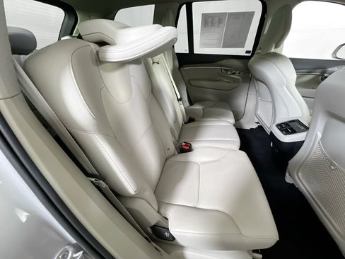 Used 2023 Volvo XC90 B6 Core w/ Protection Package Premier AWD/4WD image 29