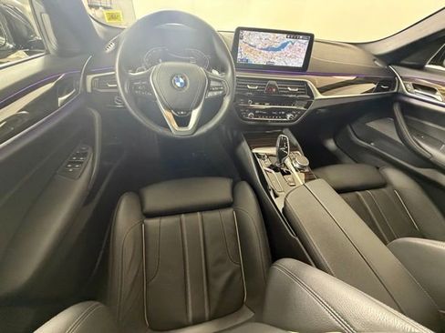 Used 2023 BMW 530i xDrive AWD/4WD image 11
