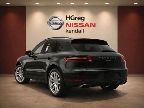 Used 2018 Porsche Macan image 2