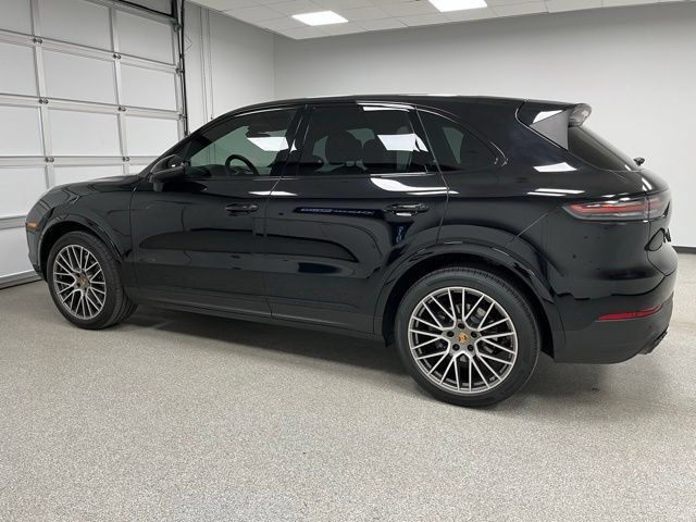 Used 2022 Porsche Cayenne Platinum Edition AWD/4WD image 7