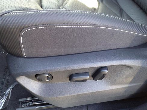 New 2026 Volkswagen Atlas Cross Sport SE image 8