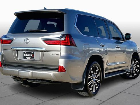 Used 2020 Lexus LX 570 4WD w/ Luxury Package image 12