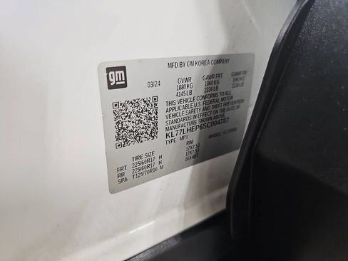 Used 2025 Chevrolet Trax LT w/ Driver Confidence Package FWD image 40