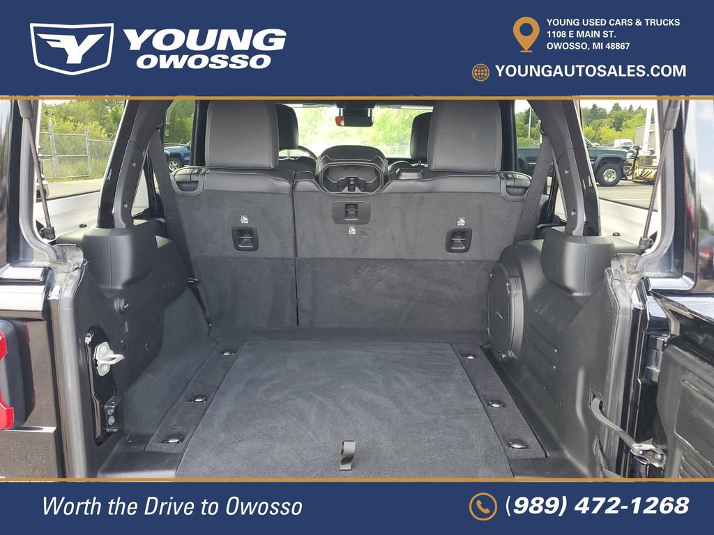 Used 2024 Jeep Wrangler Unlimited Sahara w/ Technology Group AWD/4WD image 29