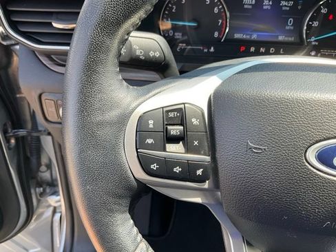 Used 2023 Ford Explorer Limited AWD/4WD image 11