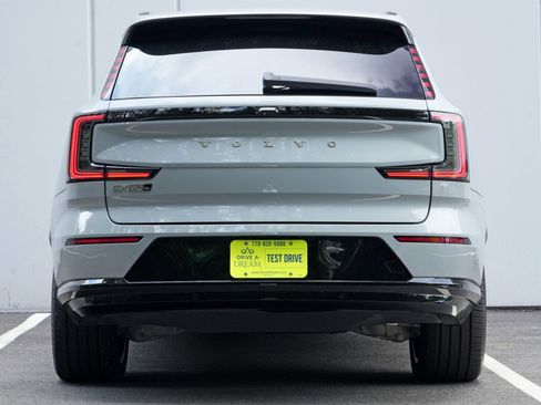 Used 2025 Volvo EX90 Ultra AWD/4WD image 11