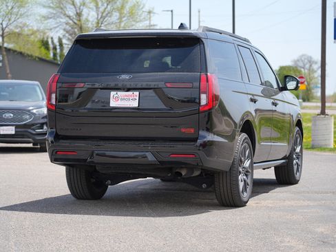 Used 2025 Ford Expedition Platinum w/ Stealth Performance Package AWD/4WD image 3