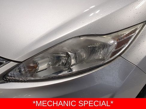 Used 2013 Ford Fiesta SE image 18