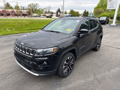 Used 2023 Jeep Compass Limited AWD/4WD image 3