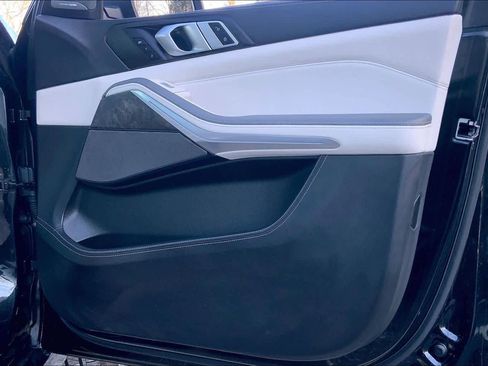 Certified 2025 BMW X7 xDrive40i image 22