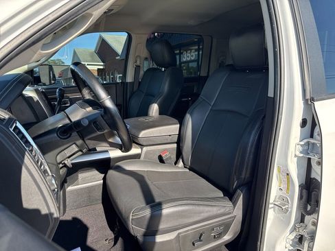 Used 2018 RAM 2500 Laramie AWD/4WD image 2