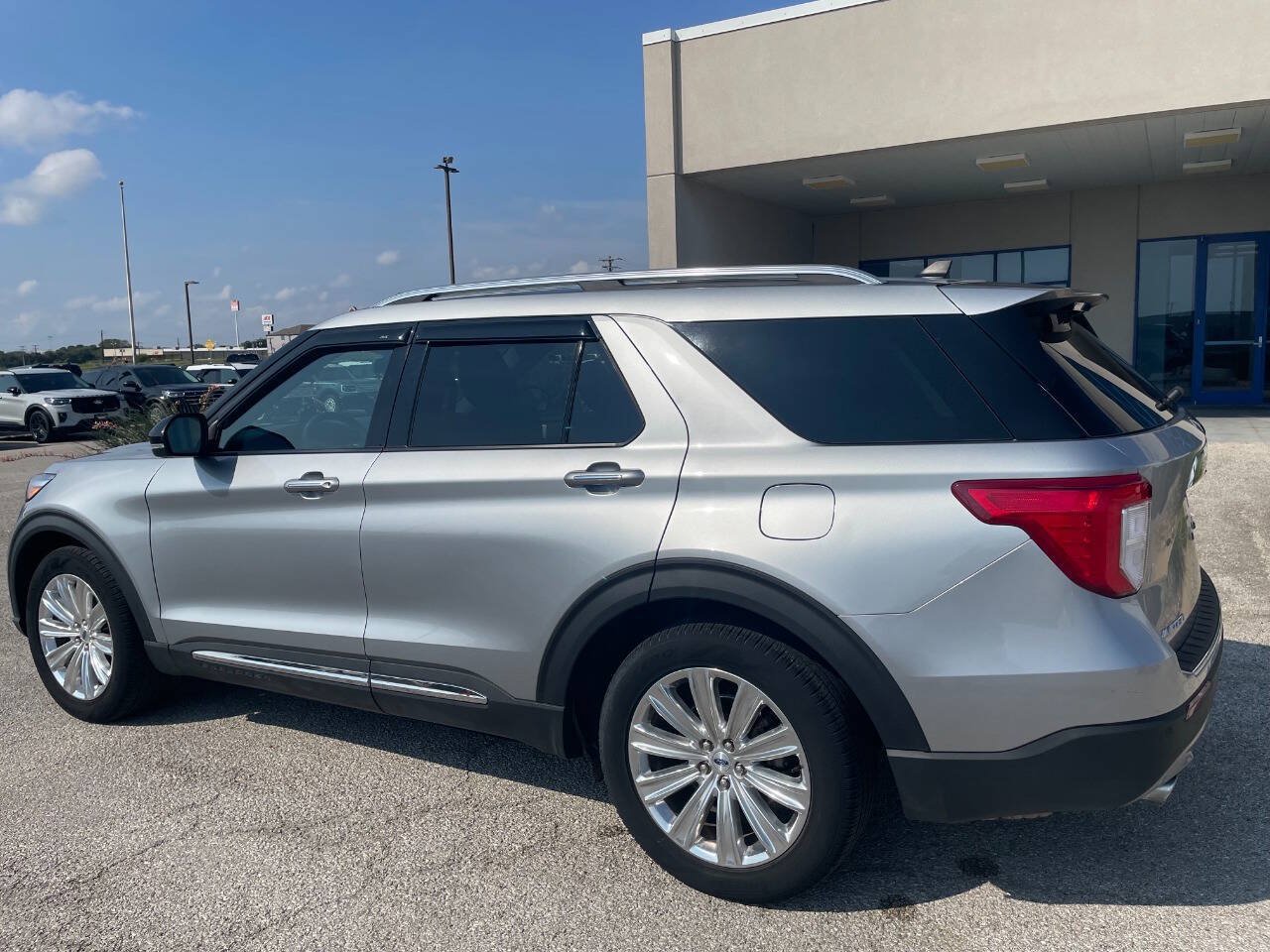 Used 2023 Ford Explorer Limited w/ Limited Technology Package RWD image 14