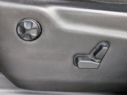 Used 2017 Jeep Grand Cherokee Limited image 15