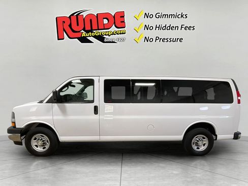 Used 2018 Chevrolet Express 3500 LT w/ LT Preferred Equipment Group RWD image 2