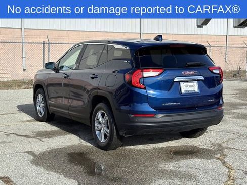Used 2023 GMC Terrain SLE image 3