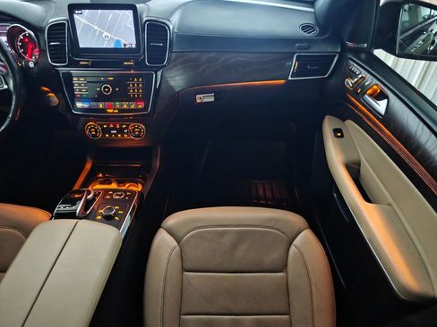 Used 2018 Mercedes-Benz GLS 550 4MATIC image 33