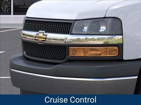 New 2026 Chevrolet Express 4500 4500 Series w/ Power Convenience Package image 15