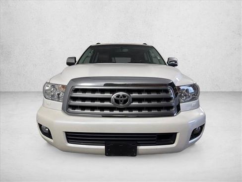 Used 2016 Toyota Sequoia Platinum RWD image 10