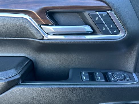 Used 2024 GMC Sierra 1500 SLT image 12