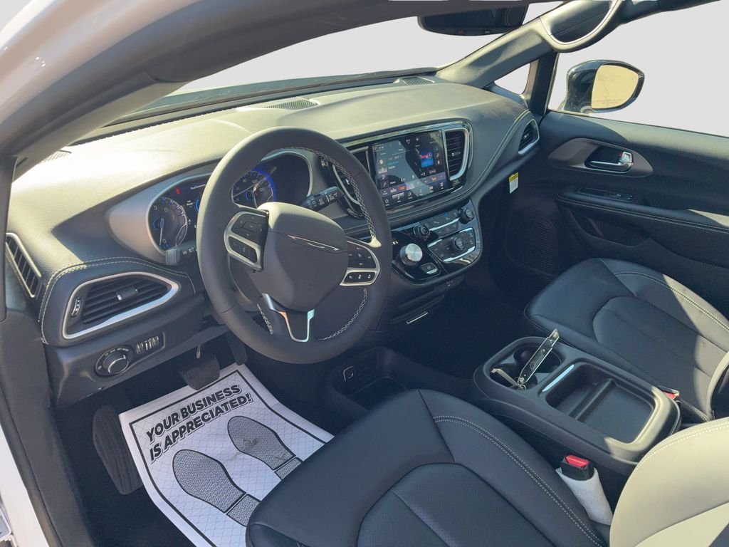 New 2027 Chrysler Pacifica Select FWD image 10