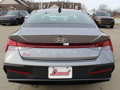 New 2026 Hyundai Elantra Blue image 4
