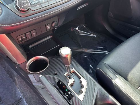 Used 2014 Toyota RAV4 Limited w/ Technology Package image 33