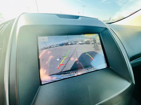 Used 2020 Ford Edge SE image 27