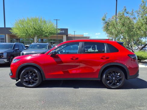 Used 2025 Honda HR-V Sport image 3