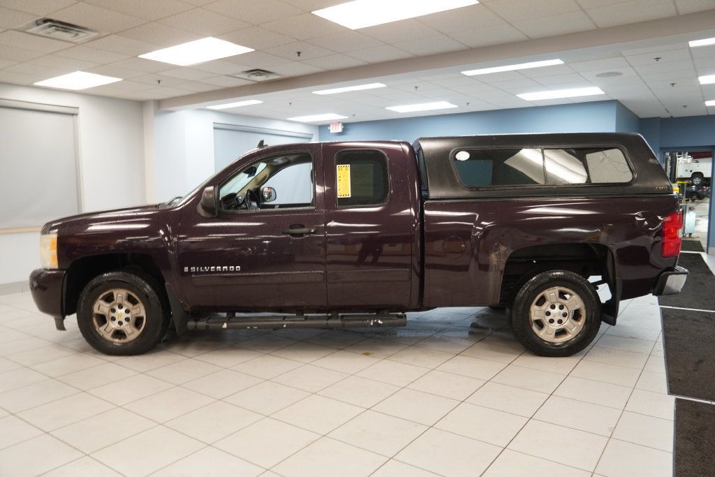 Used 2008 Chevrolet Silverado 1500 LT w/ Power Pack Plus RWD image 2