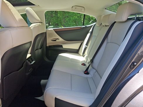 Certified 2025 Lexus ES 350 w/ Premium Package FWD image 10