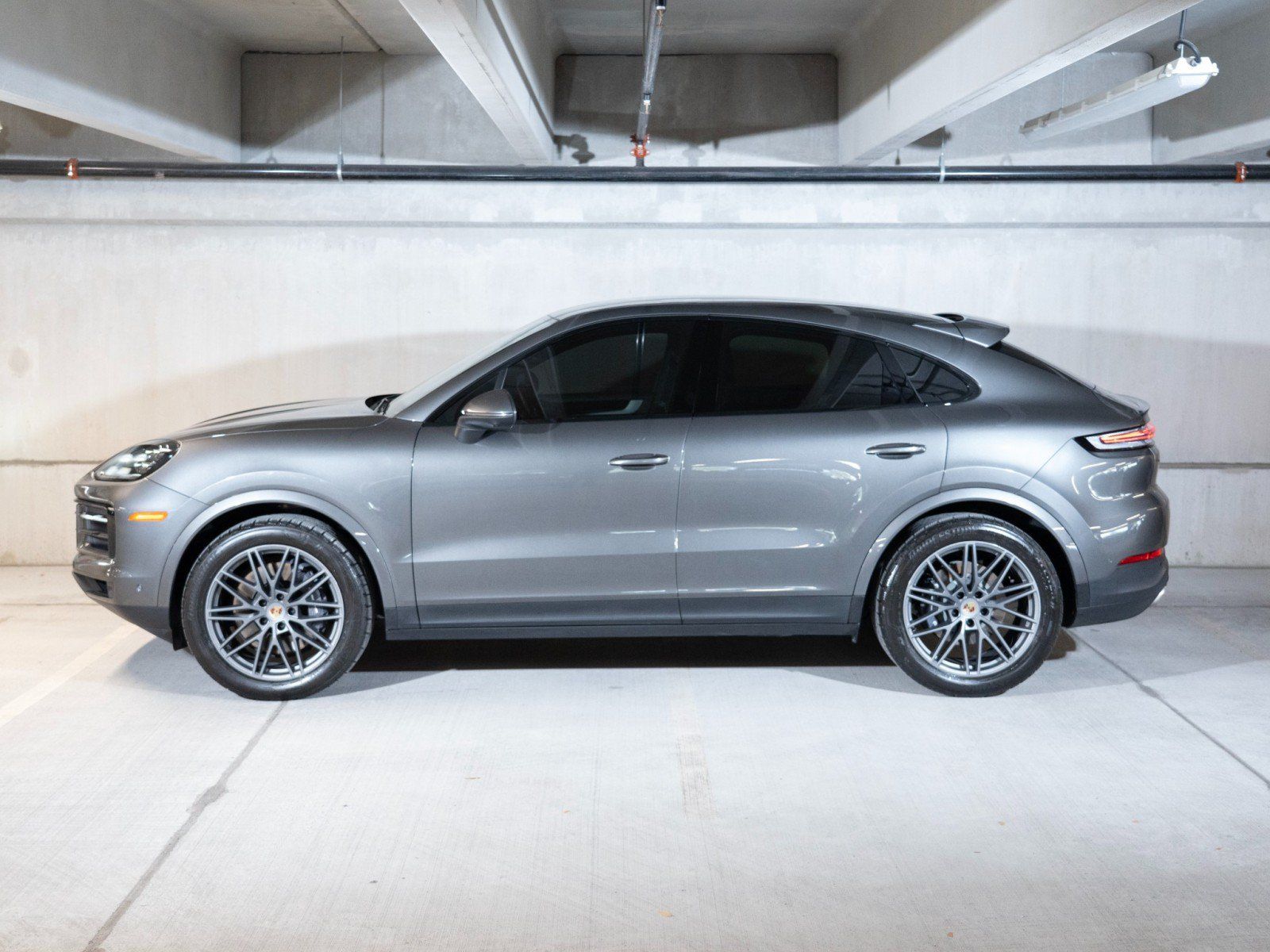 Certified 2024 Porsche Cayenne GTS AWD/4WD image 2