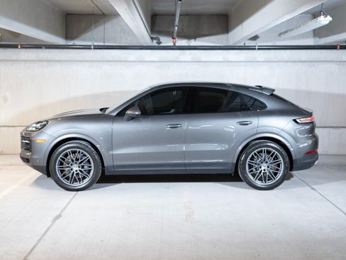 Certified 2024 Porsche Cayenne Coupe AWD/4WD image 2
