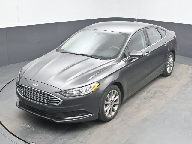 Used 2017 Ford Fusion SE w/ Fusion SE Technology Package FWD image 15