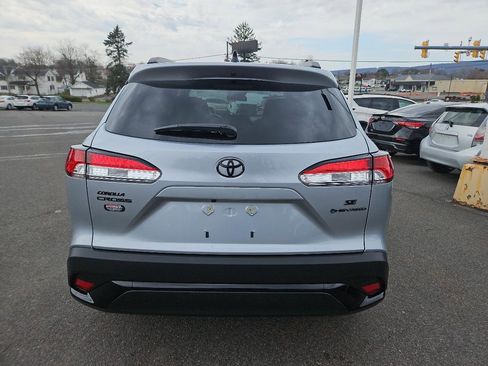 Used 2025 Toyota Corolla Cross AWD Hybrid w/ Moonroof Package image 4