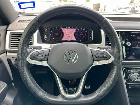 Used 2022 Volkswagen Atlas Cross Sport SEL R-Line AWD/4WD image 8