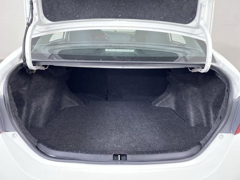 Used 2018 Toyota Corolla LE FWD image 20