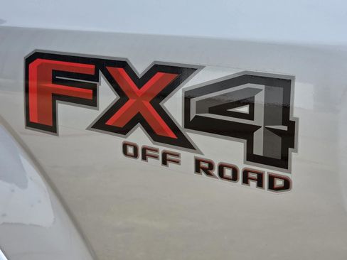 Used 2019 Ford F150 Lariat w/ Equipment Group 502A Luxury AWD/4WD image 7