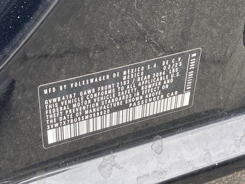 Used 2025 Volkswagen Jetta SE image 9