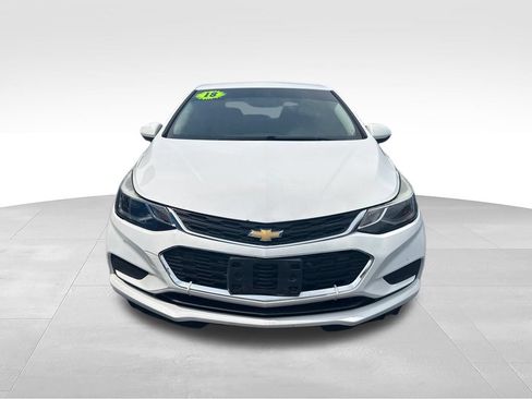 Used 2018 Chevrolet Cruze LT FWD image 17