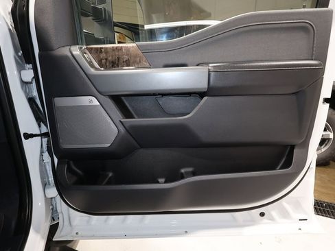 Used 2024 Ford F350 Lariat image 19