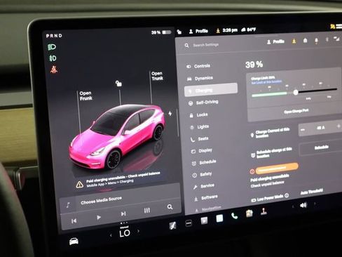 Used 2023 Tesla Model Y Performance AWD/4WD image 24