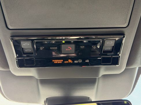 Used 2026 Toyota RAV4 XSE AWD/4WD image 29