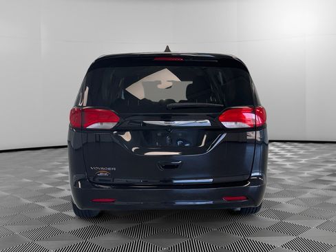 Used 2024 Chrysler Voyager LX FWD image 7
